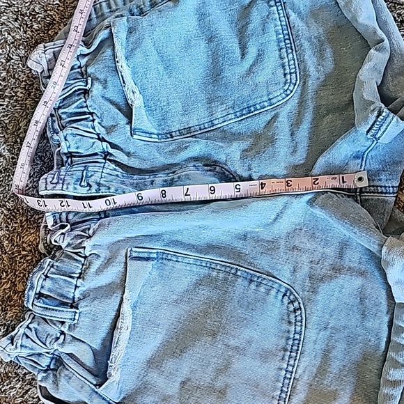 STUNNING PAPERBAG HIGHRISE DISTRESSED TIE UP JEAN SHORTS - Picture 7 of 8